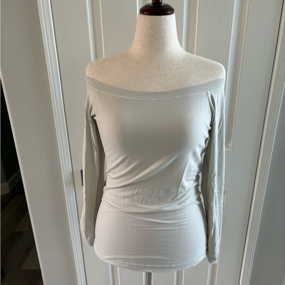 Hard Tail | Sexy off the shoulder Tee | sz M | Very Good Condition - Picture 3 of 9